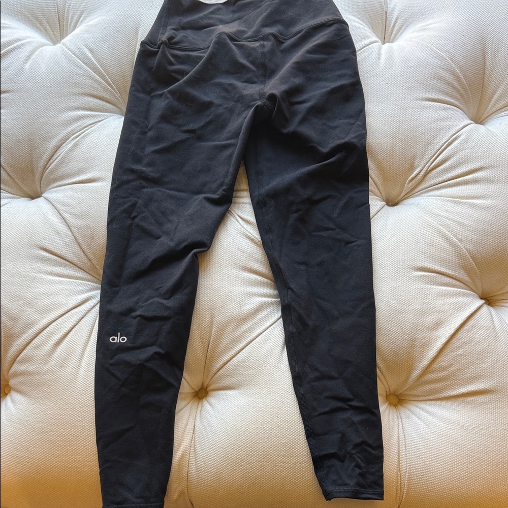 Alo High-Waist Black Leggings with Subtle Logo